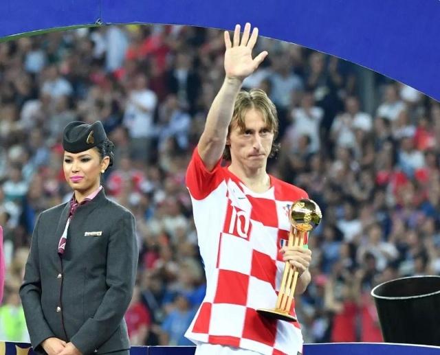 路易斯-迪亚斯本赛季19场12球6助攻，每84分钟造一球（路易斯-迪亚斯赛季至今19战12球6助，平均每84分钟参与一次进球）