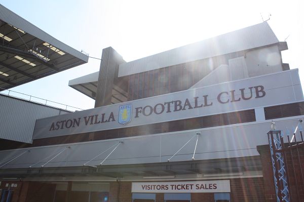 德甲身价更新：穆西亚拉&奥利塞1.3亿欧并列第一，凯恩6500万欧（德甲身价榜刷新：穆西亚拉与奥利塞以1.3亿欧领跑，凯恩6500万欧）