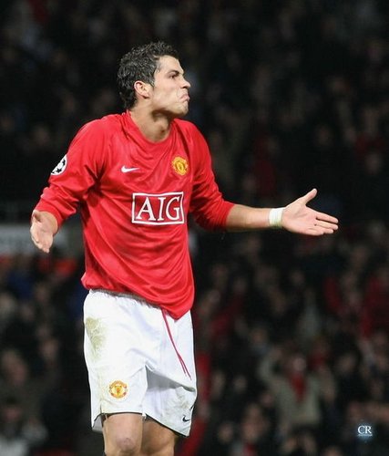 U17世界杯：奥地利2-0九人意大利晋级决赛，莫泽双响（U17世界杯：奥地利2-0力克9人意大利挺进决赛，莫泽梅开二度）