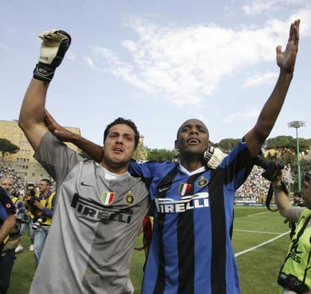 官方：法兰克福前锋伯卡特当选德甲10月最佳球员（官宣：法兰克福前锋伯卡特荣膺德甲10月最佳球员）