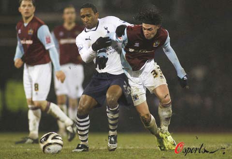 近10场全胜+零封对手，英格兰追平14-16年间西班牙创造的纪录（英格兰近10战全胜且零失球，追平西班牙2014-16年纪录）