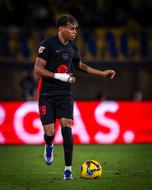 埃尔切老板：阿根廷队的到来纯属偶然，希望梅西能加盟我们（埃尔切老板称阿根廷队到访只是巧合，盼梅西加盟）