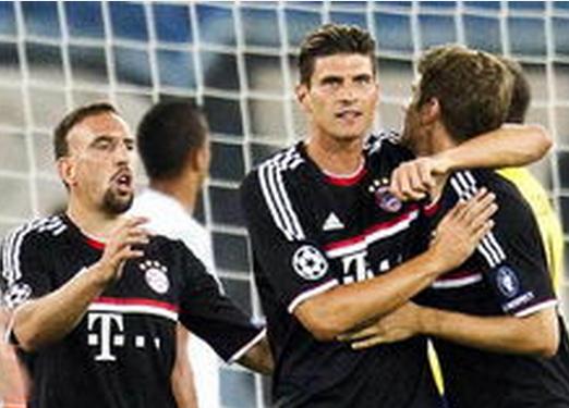 意超杯决赛半场：内雷斯世界波破门，那不勒斯1-0博洛尼亚（意超杯决赛半场：内雷斯世界波建功，那不勒斯暂1-0领先博洛尼亚）