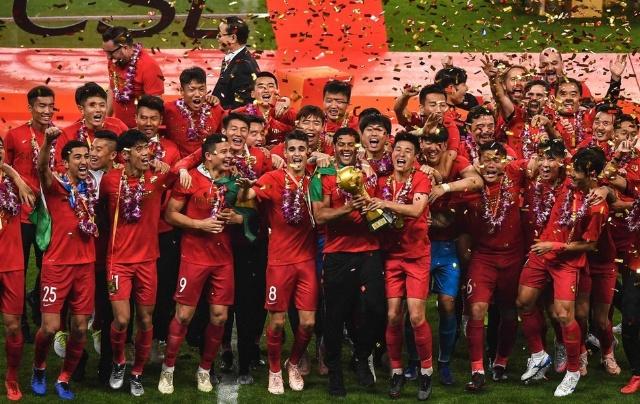 卡什：今夏只想留在维拉；还在找对象，波兰女生请私信我（卡什表态今夏只留维拉；仍在寻觅另一半，欢迎波兰女生私信）