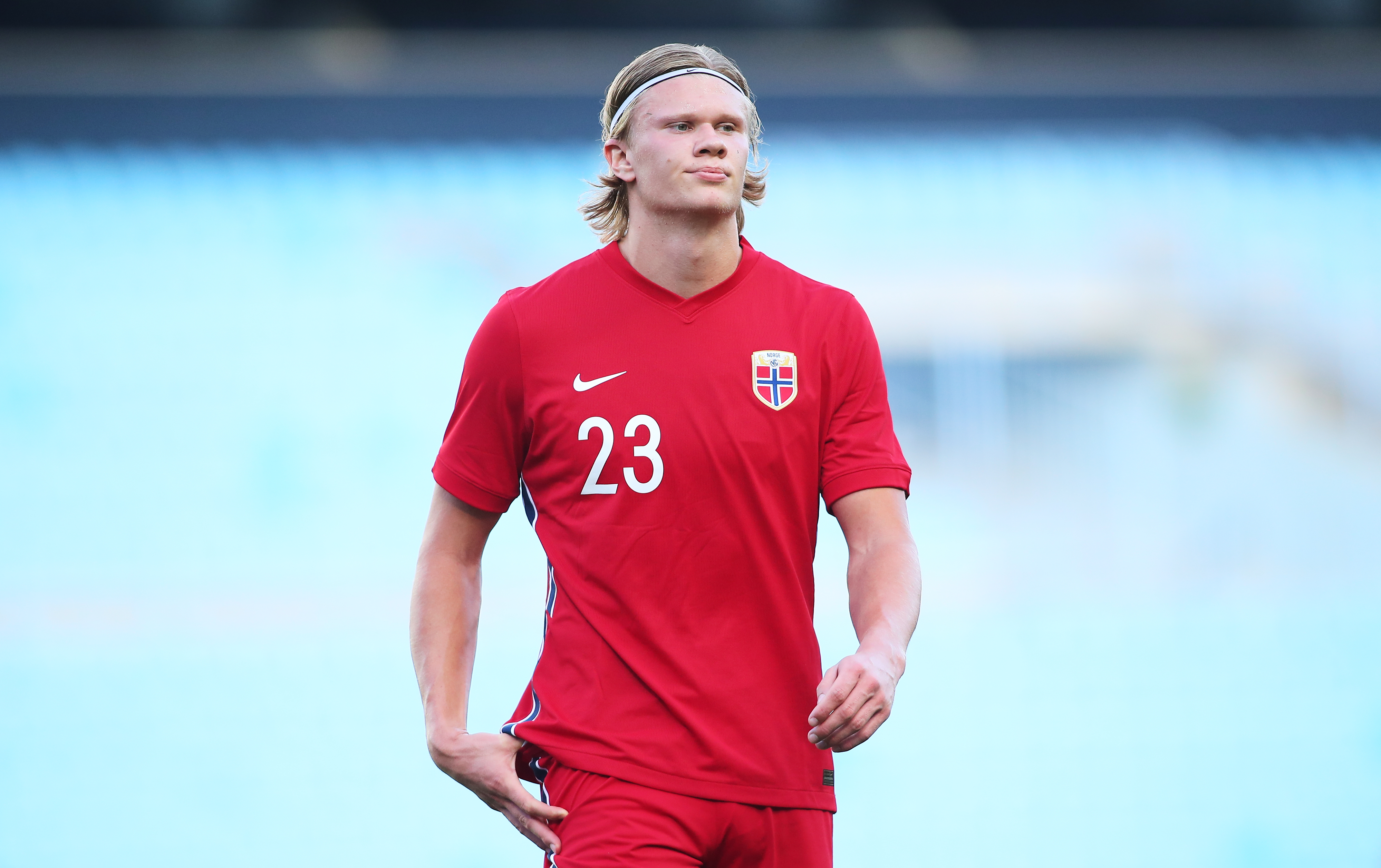 如何看待诺伊尔的失误？孔帕尼：我第一次听到这个说法（诺伊尔被指失误？孔帕尼回应：第一次听说）