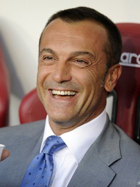 美因茨主帅：战胜拜仁并不是没可能，球队要保持积极心态面对（美因茨主帅：击败拜仁并非不可能，全队需以积极心态迎战）