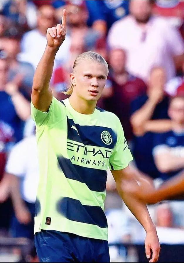 欧文突破防守助攻制胜（欧文强突破防线妙传制胜）