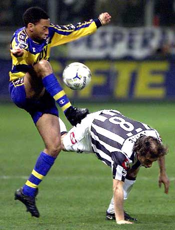 Shams：特雷杨有望本月复出 老鹰相信他能提升球队整体实力（Shams：特雷-杨预计本月回归，老鹰看好他提升球队整体战力）