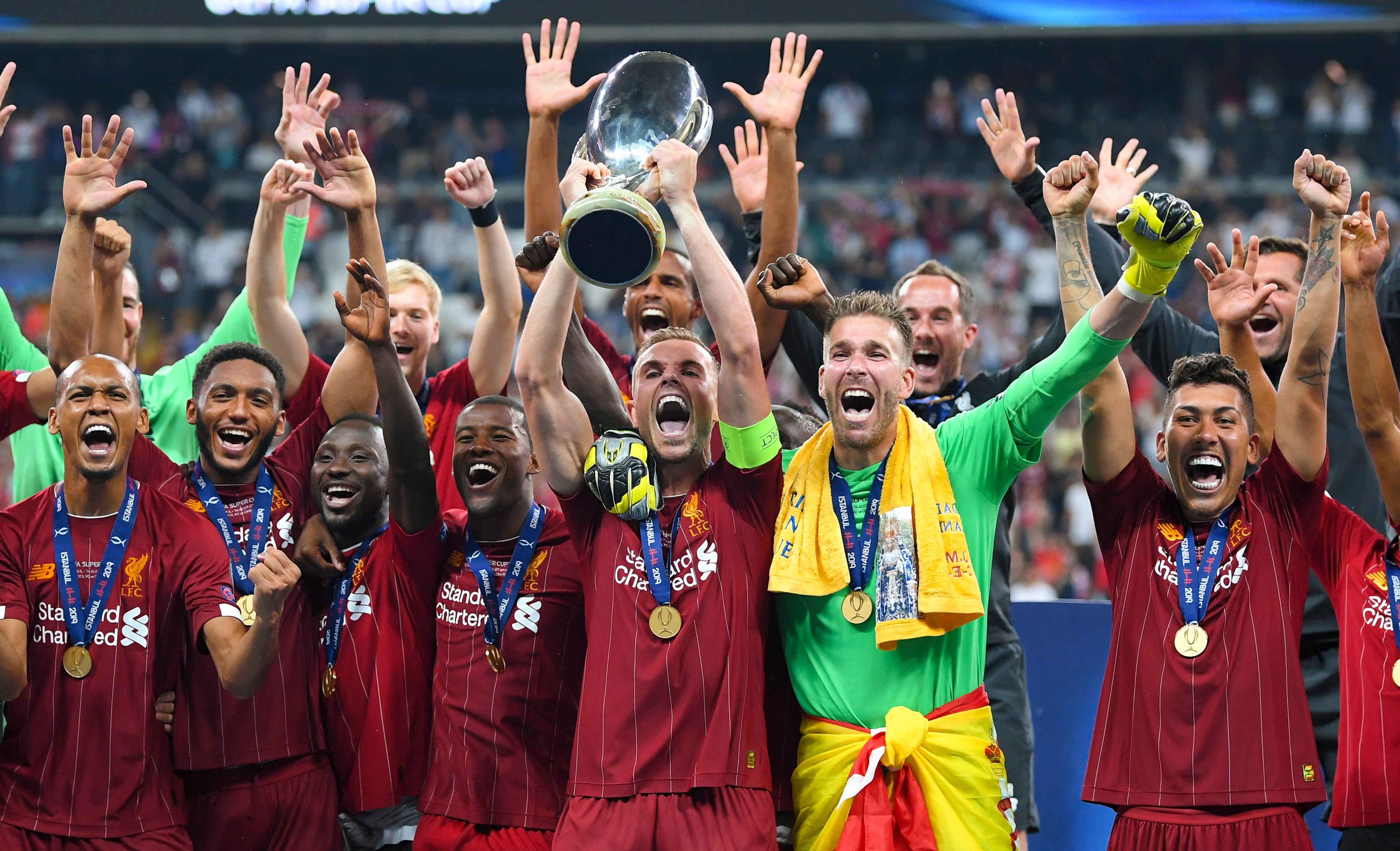 火星撞地球！枪手领跑英超&欧冠0丢球，拜仁新赛季17胜1平不败（豪门齐飞！阿森纳英超领跑欧冠零失球，拜仁新季17胜1平保持不败）